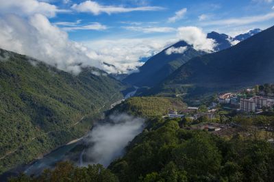 西藏墨脱莲花阁远眺