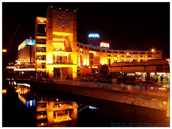 泉城广场文化长廊