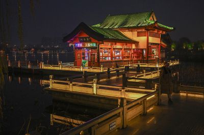 溪亭日暮  灯火阑珊