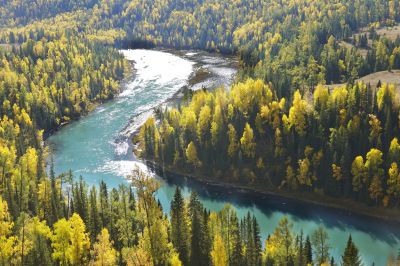 喀纳斯湖月亮湾