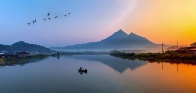 《风光这边独好》