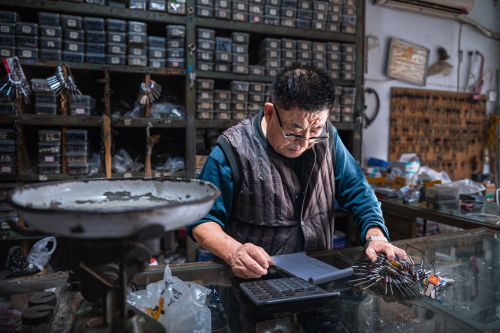 老街传统技艺---配钥匙