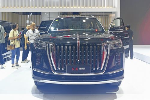 红旗  国耀  走向世界大舞台