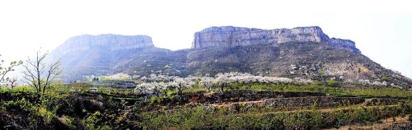 《壮丽的费县云天崮》