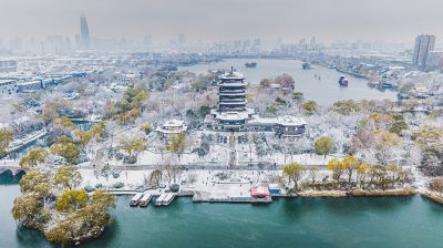 大明湖雪霁