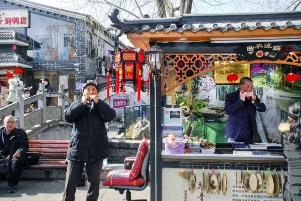 《琴声悠悠醉老街》