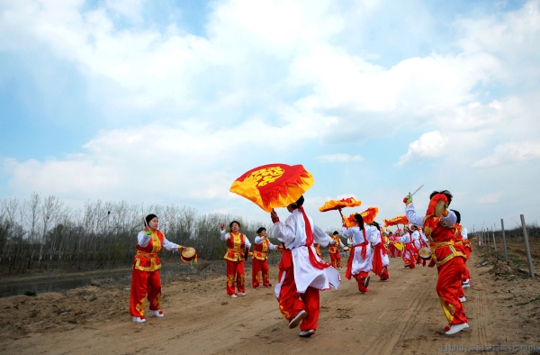 《大沙河畔秧歌情》