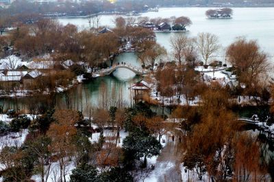 《明湖冬韵》
