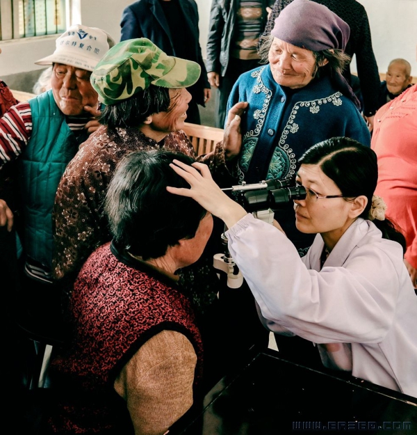 健康扶贫惠民生