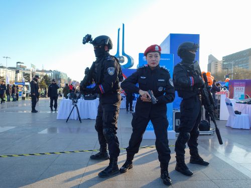 致敬，人民警察！