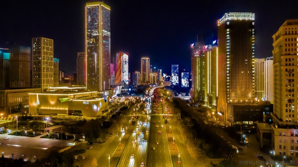 璀璨经十路（组图）