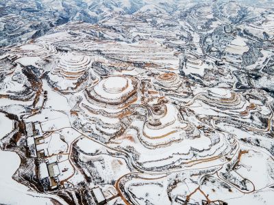 黄土高坡披银装
