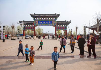 《戏外有“戏”》