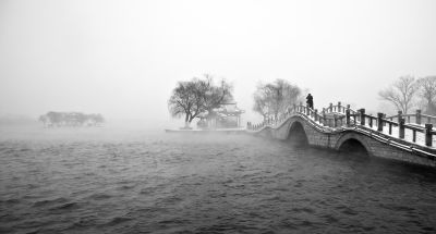 岛在虚无缥缈间