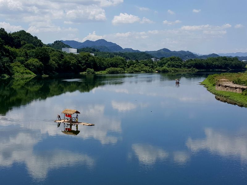 黄柳瑜《东方摄影 · 我的2024》：《寂静水岸》